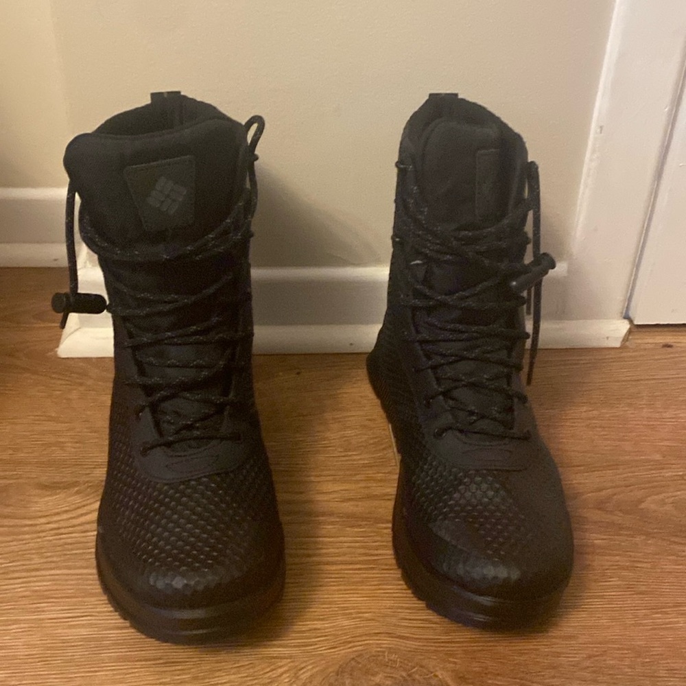 Columbia Men Hyper-Boreal in-Heat tall Snow Boot- Black /Ti Grey